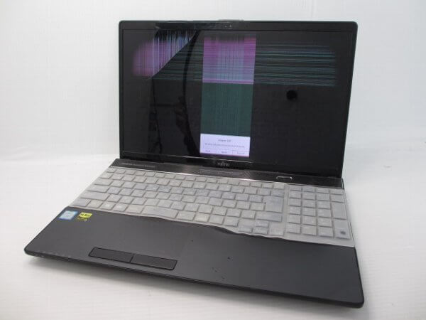 富士通　AH53/C2　画面が2重に表示